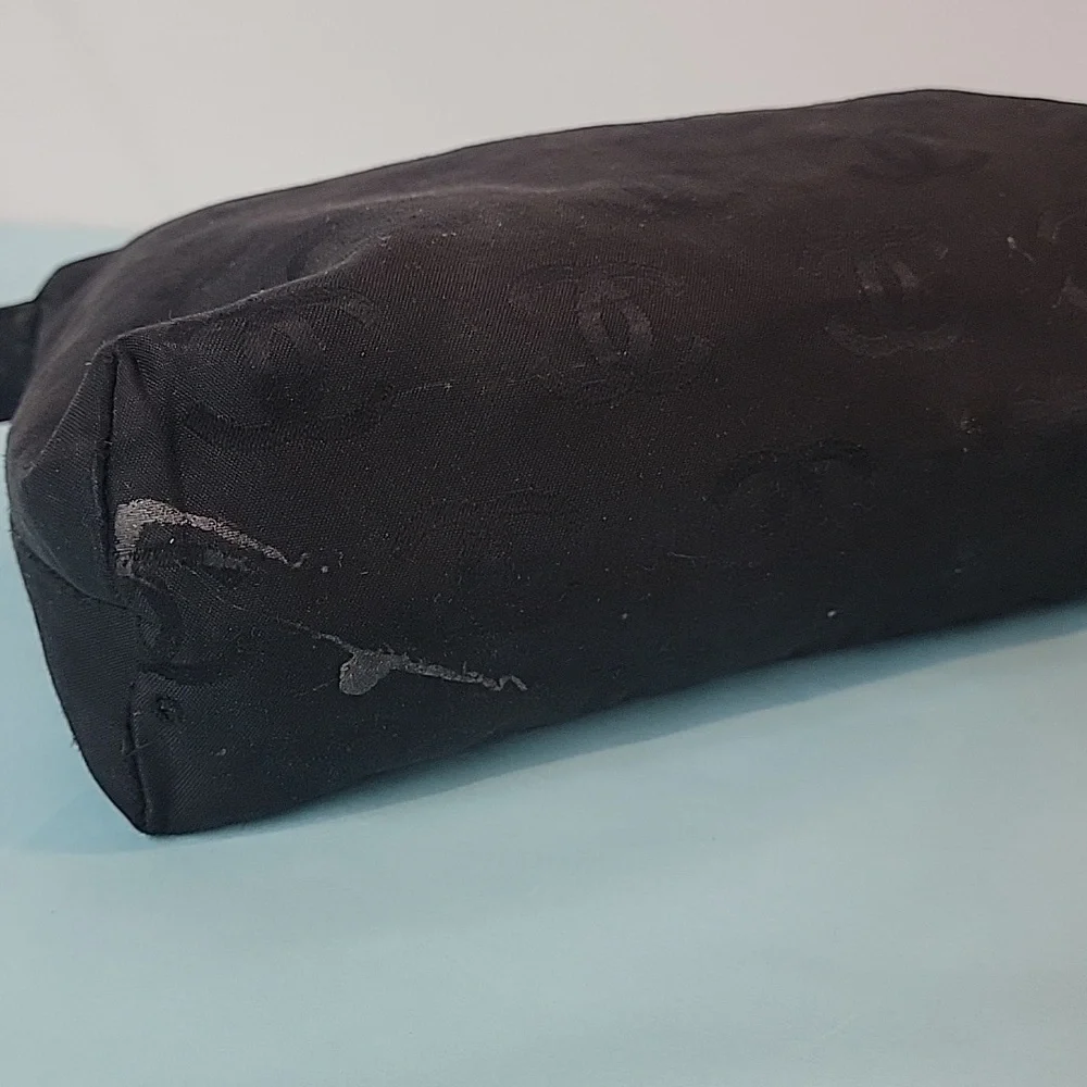 Chanel CC Logo Zip Closure Makeup Bag - Picture 9 of 16